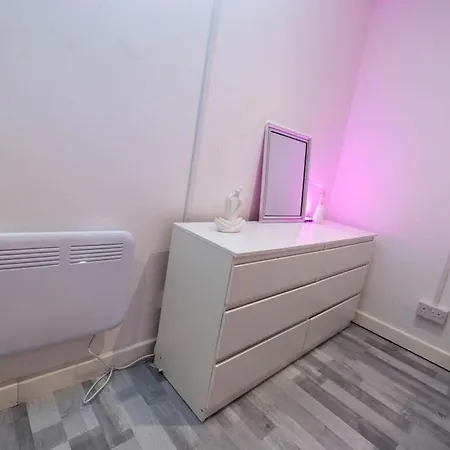 1 Bedroom-Sofabed-Worktable-4-Wifi-Parking London Exterior photo