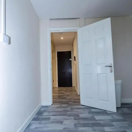 1 Bedroom-Sofabed-Worktable-4-Wifi-Parking London Exterior photo