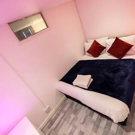 1 Bedroom-Sofabed-Worktable-4-Wifi-Parking London Exterior photo