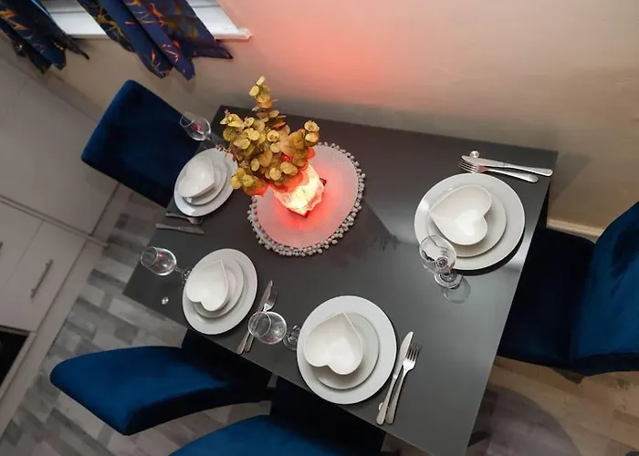 1 Bedroom-Sofabed-Worktable-4-Wifi-Parking